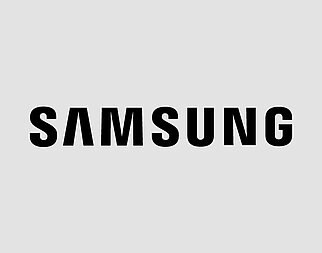 Das Bild zeigt den fetten, schwarzen Text "SAMSUNG", zentriert auf einem einfachen, hellen Hintergrund, der das Logo der bekannten Elektronikmarke darstellt.